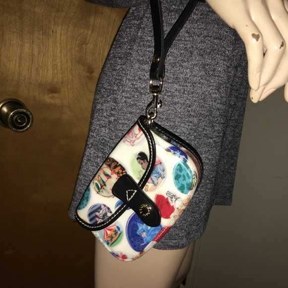 SOLD! DOONEY & BOURKE Disneyworld Buttons Wristlet - Picture 4 of 8